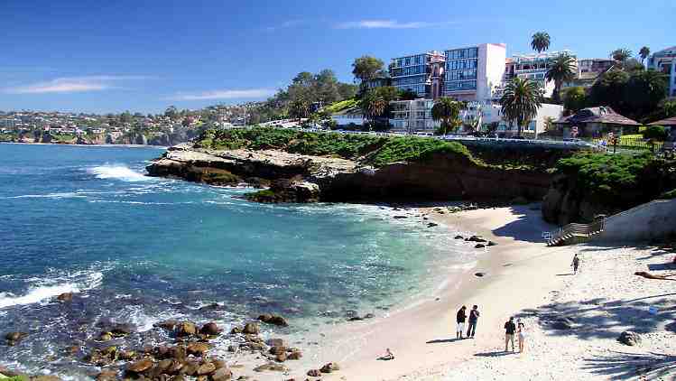 Are beaches in San Diego closed?